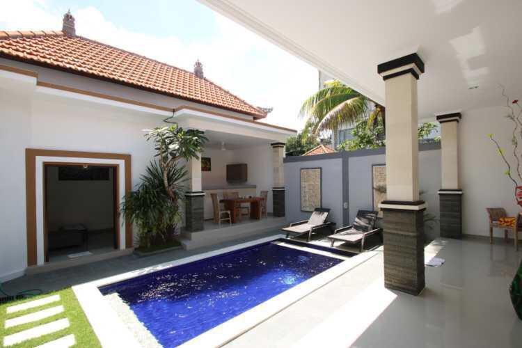 Villa Positano Seminyak Buitenkant foto