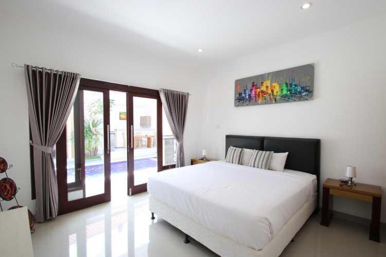 Villa Positano Seminyak Buitenkant foto